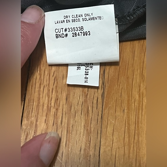 Geoffrey Beene Boy 2-piece Suite. Dark Gray with Pin Strips. Size 5 - Picture 13 of 14